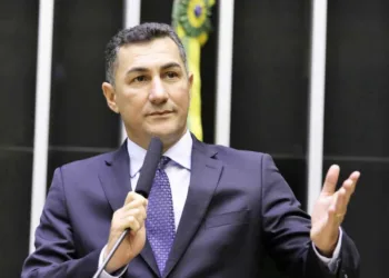 Jesus Sérgio questiona mudanças nas regras do Programa Minha Casa Minha Vida