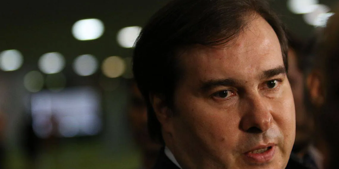 Presidente da Câmara dos Deputados, Rodrigo Maia, fala à imprensa, sobre a expectativa de votações na Casa.