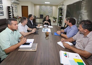 Governo e prefeitura firmam parceria para manutenção de espaços públicos da Capital