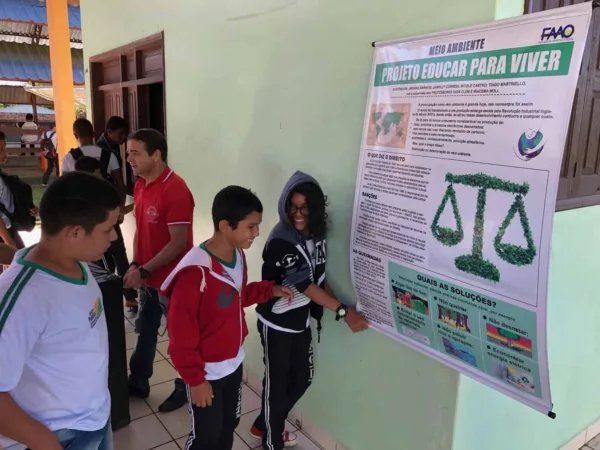 FAAO leva projeto sobre o meio ambiente à escola em Mâncio Lima