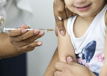 Aumenta procura por vacina contra meningite nos postos e centros de saúde na capital