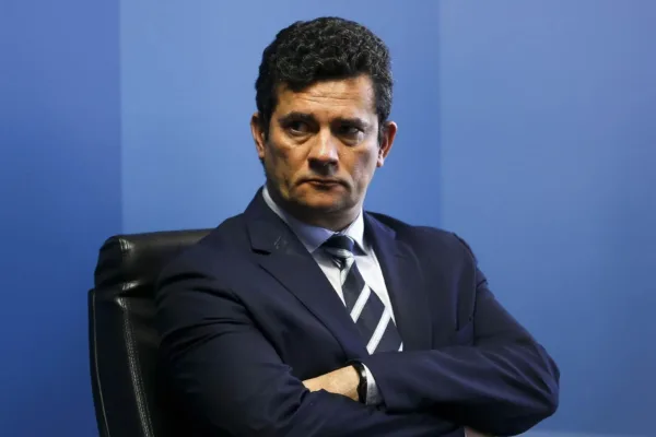 Não podemos ser “generosos” com estrangeiros criminosos, diz Moro