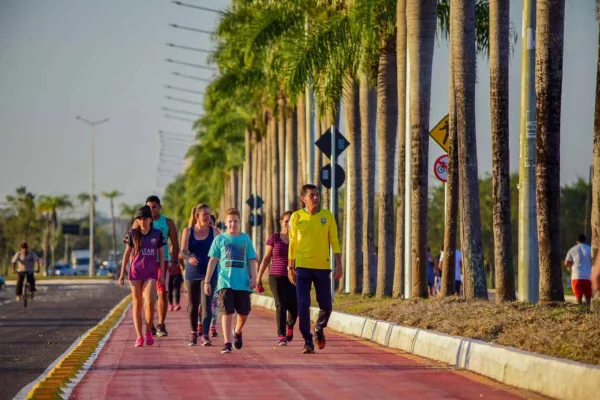 Pista de caminhada na Arena Rio Branco vira atração e une a cidade