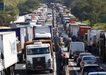 Já estão em vigor as novas regras do frete mínimo para caminhoneiros