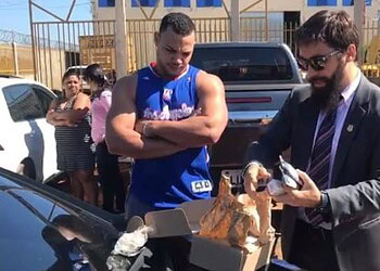 Garçom é preso com carregamento de anabolizantes e R$ 15 mil em dinheiro na Capital