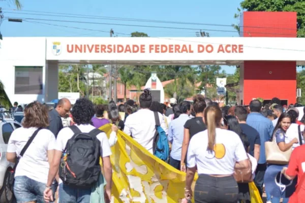 Com ameaça de corte de recursos, alunos da Ufac não descartam paralisação geral