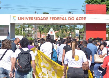Com ameaça de corte de recursos, alunos da Ufac não descartam paralisação geral 9 Com ameaça de corte de recursos, alunos da Ufac não descartam paralisação geral