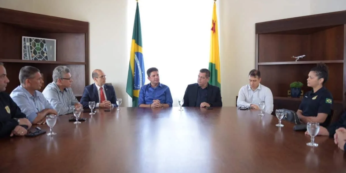 Governo e PRF se reúnem para debater parcerias no enfrentamento ao crime