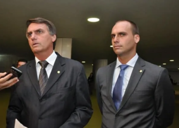 Bolsonaro diz que cogita nomear o filho Eduardo embaixador do Brasil nos EUA