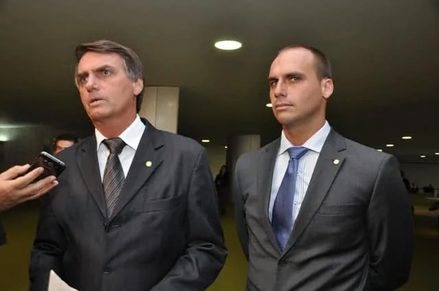 Bolsonaro diz que cogita nomear o filho Eduardo embaixador do Brasil nos EUA