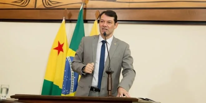 Deputado Roberto Duarte pede melhorias para o Hosmac