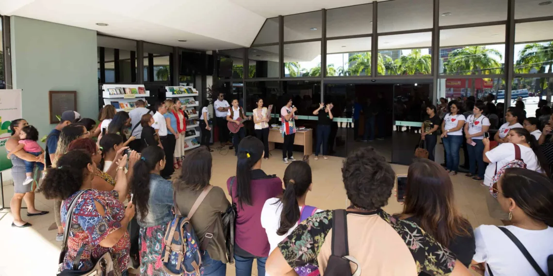 Escola do Legislativo da Aleac promove Feira de Troca de Livros