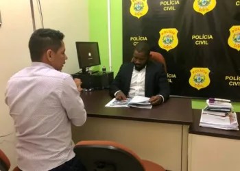 Funcionário de prefeitura é preso suspeito de espancar mulher com cinto por ciúme