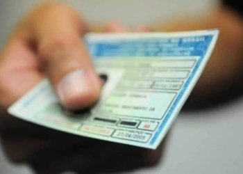 Homem é condenado por apresentar carteira de habilitação falsa em blitz