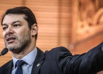 Governo do Acre publica no Diário Oficial projeto de lei de autoria de Roberto Duarte