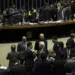 Assessores e parlamentares dão entrada em requerimentos regimentais, para obstruir a votação, no plenário, que analisa pedido de retirada de pauta do projeto sobre vaquejada, enquanto não se inicia a apreciação da Reforma da Previdência.