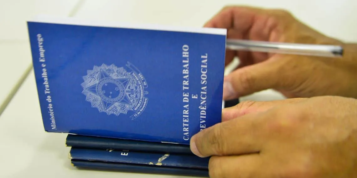 Cresce trabalho com carteira assinada no 2º trimestre, aponta IBGE