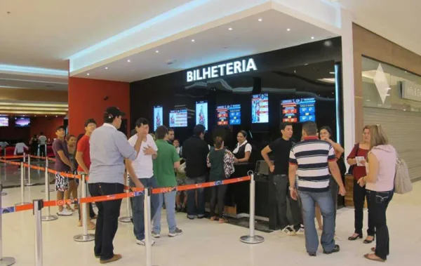 Salas de cinema em Rio Branco serão adaptadas para cegos e surdos até janeiro de 2020