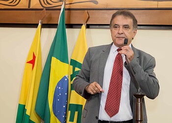 Pacientes nos corredores do novo Pronto Socorro pauta debate na Aleac; deputado pró-governo ameniza: ‘é normal’ 