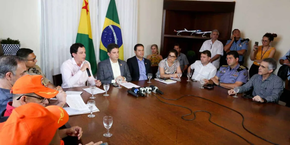 Gladson decreta emergência ambiental e não descarta receber ajuda da Argentina para combater incêndios