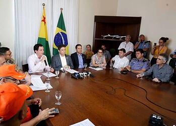 Gladson decreta emergência ambiental e não descarta receber ajuda da Argentina para combater incêndios