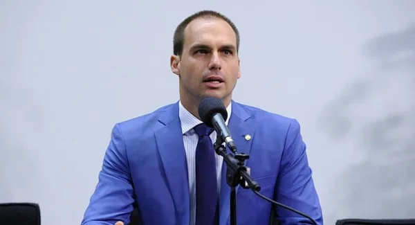 MPF entra com ação para barrar indicação de Eduardo Bolsonaro para embaixada nos EUA