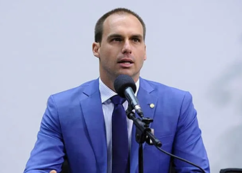 MPF entra com ação para barrar indicação de Eduardo Bolsonaro para embaixada nos EUA