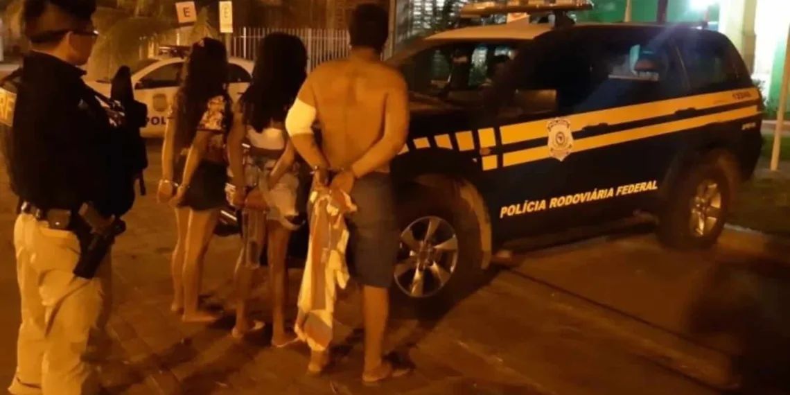 Taxista briga com assaltante que tentou roubar seu veículo e ambos acabam feridos