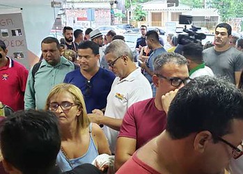 Manifestantes invadem Energisa Acre e interrompem atendimento em protesto  