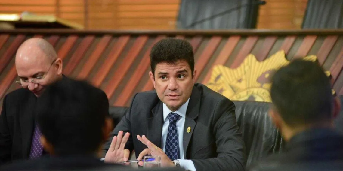 Gladson Cameli diz que vai judicializar os oito vetos governamentais derrubados na Aleac