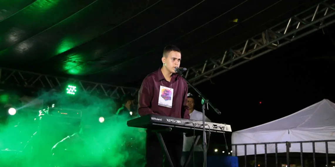 Sucesso e emoção marcam a final do Festival Estudantil da Canção de Rio Branco