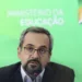 O ministro da Educação, Abraham Weintraub, faz balanço sobre o Exame Nacional para Certificação de Competências de Jovens e Adultos (Encceja).