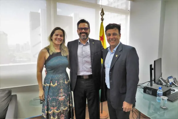 Alan Rick visita representação do Acre em Brasília e apresenta emendas ao Estado