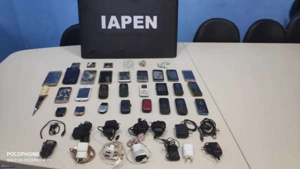 Após investigação, agentes penitenciários apreendem grande quantidade de material ilícito em presídio