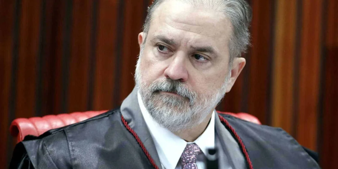 Bolsonaro indica Augusto Aras para novo procurador-geral; aprovação depende do Senado