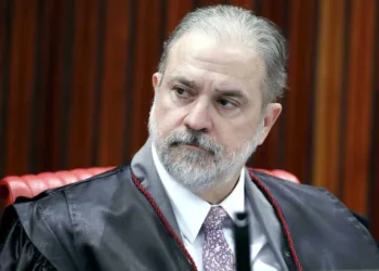 Bolsonaro indica Augusto Aras para novo procurador-geral; aprovação depende do Senado