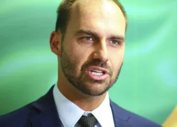 Eduardo Bolsonaro: "Se Brasil não resolver crise, não haverá eleição em 2026"