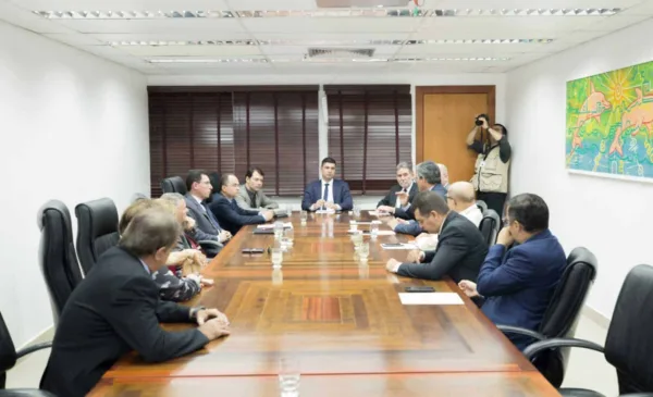 Deputados se reúnem com desembargadores para tratar de PL que dispõe sobre Regimento de Custas do TJ/AC