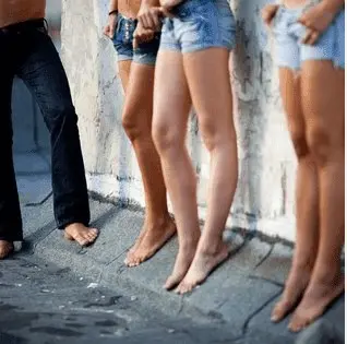 Justiça condena casal a 110 anos de reclusão por exploração sexual a adolescentes 1 Justiça condena casal a 110 anos de reclusão por exploração sexual a adolescentes