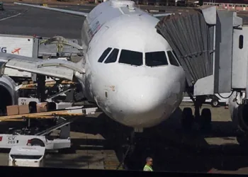 Pilotos e comissários farão greve a partir do dia 29
