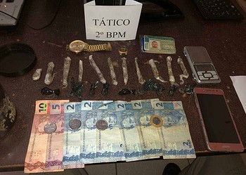 Policiais militares apreendem entorpecentes no bairro Belo Jardim