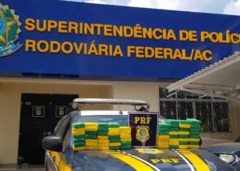 Trinta e sete pessoas são conduzidas e 66 quilos de cocaína apreendidos em operação da PRF