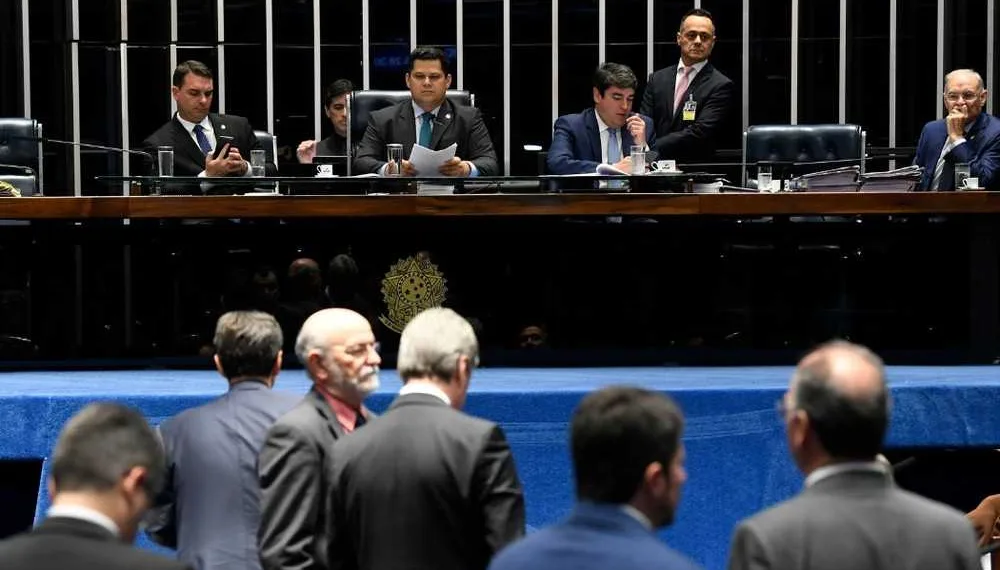 Senado aprova texto-base da reforma da Previdência