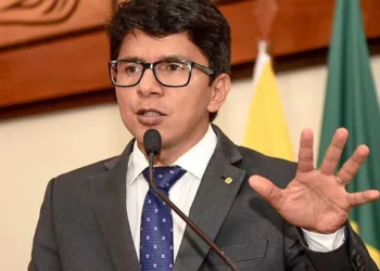 "Só com mais doses de vacinas o Acre pode sair dessa tragédia", diz Jenilson