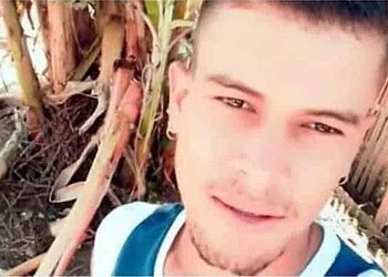 Homem achado em cemitério após sair de festival foi morto por engano, diz polícia