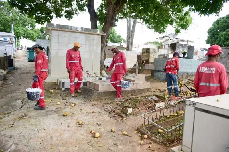 Cemitérios de Rio Branco recebem serviços de limpeza e manutenção para o Dia dos Finados  