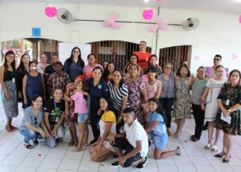 Em alusão a outubro rosa, colaboradores do Sebrae no Acre visitam Casa de passagem Amigo do Peito