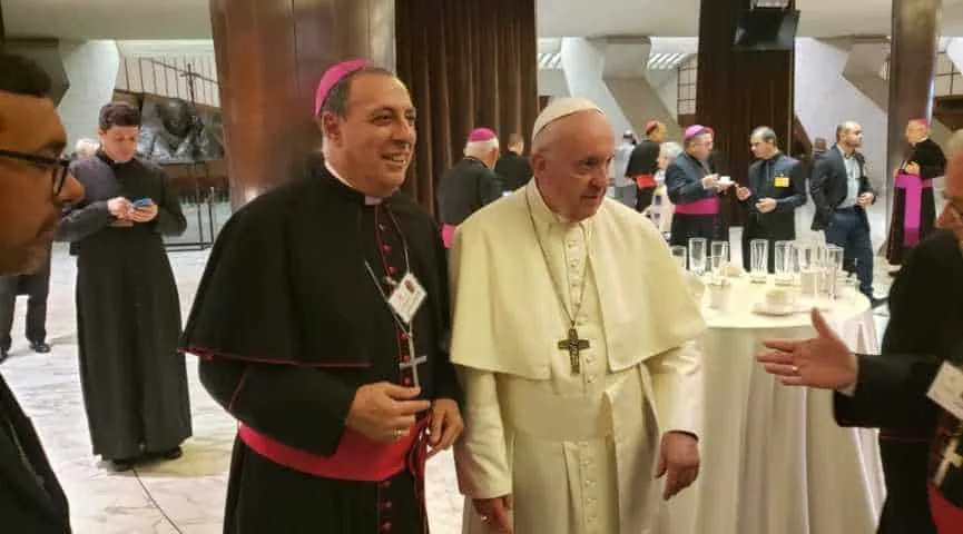 Dom Joaquín Pertiñez aparece em foto com Papa Francisco