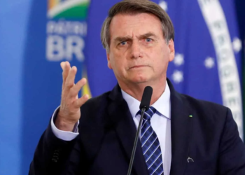 Bolsonaro veta PL que exigia psicologia e assistência social em escolas