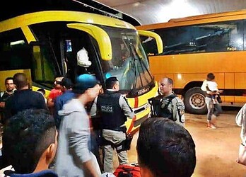 Estudantes se unem para protestar  contra assaltos a ônibus em Rio Branco